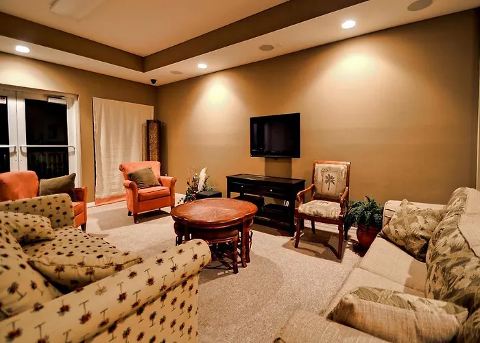 Harborview Grande Three Bedroom 267 Apartment *