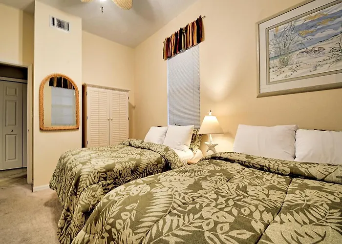 Harborview Grande Three Bedroom 267 Apartment