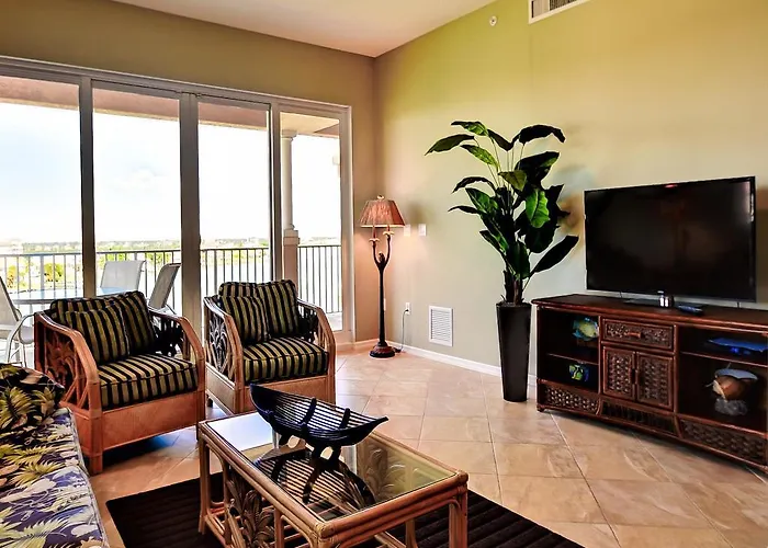 Harborview Grande Three Bedroom 267 Apartment